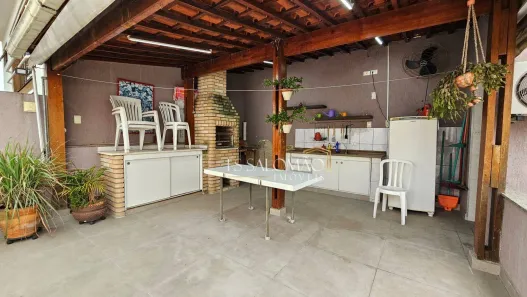 Casa com 3 Quartos para venda ou aluguel, 230m² no Água Branca, São Paulo