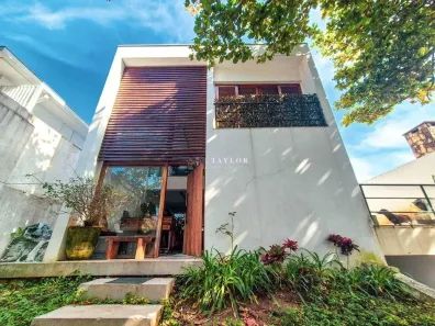 Casa com 3 Quartos à venda, 238m² no Vila Ipojuca, São Paulo