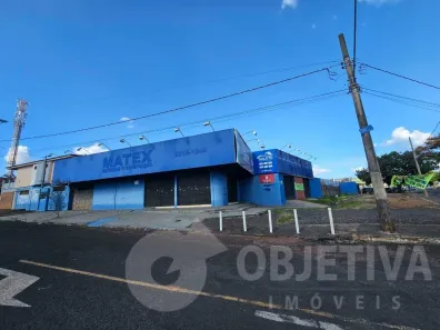 Ponto Comercial para alugar, 522m² no Segismundo Pereira, Uberlândia