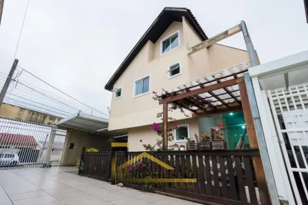Sobrado com 4 Quartos à venda, 120m² no Uberaba, Curitiba