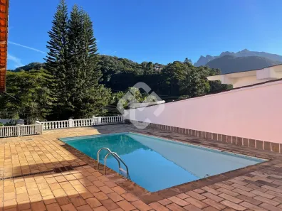 Casa com 5 Quartos para alugar, 265m² no Carlos Guinle, Teresópolis
