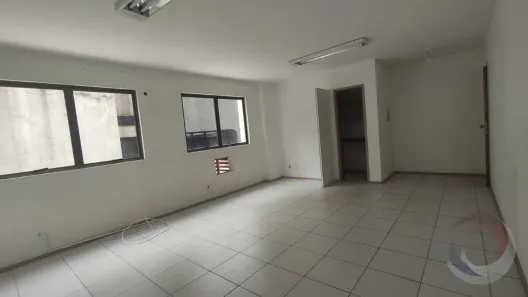 Sala Comercial à venda, 32m² no Centro, Florianópolis