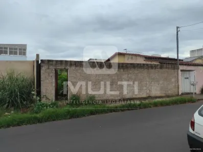 Lote/Terreno com 1 Quarto à venda, 352m² no Lagoinha, Uberlândia