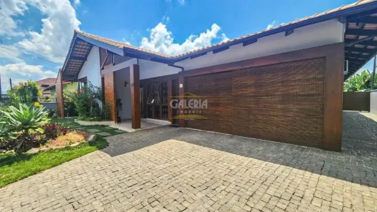 Casa com 4 Quartos à venda, 326m² no Floresta, Joinville