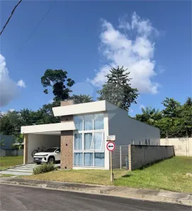 Casa com 4 Quartos para alugar, 250m² no Coqueiro, Belém