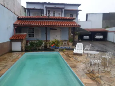 Casa de Condomínio com 3 Quartos à venda, 390m² no Taquara, Rio de Janeiro