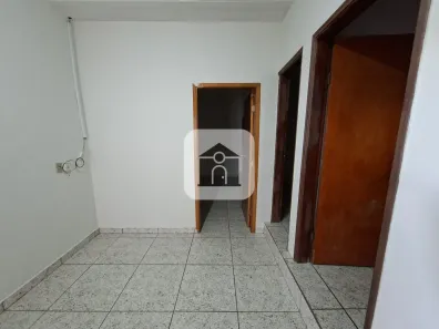 Casa com 3 Quartos para alugar, 135m² no Jaraguá, Uberlândia