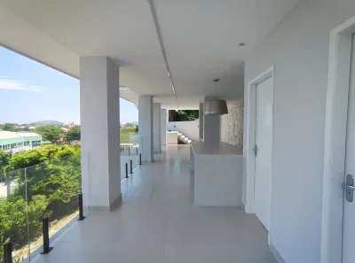 Casa de Condomínio com 3 Quartos para alugar, 350m² no Camboinhas, Niterói