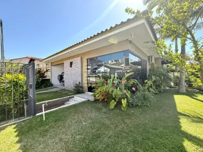 Casa com 3 Quartos à venda, 202m² no Canto, Florianópolis