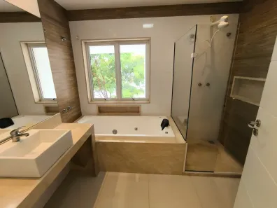 Casa de Condomínio com 4 Quartos para alugar, 289m² no Lagoa, Macaé