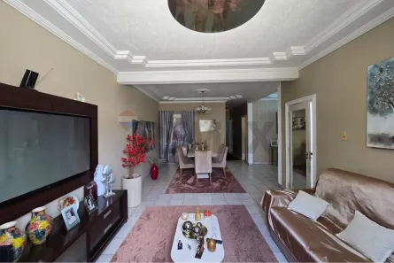 Casa com 6 Quartos à venda, 351m² no Adrianópolis, Manaus