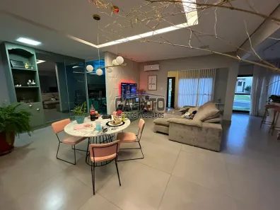 Casa de Condomínio com 3 Quartos à venda, 162m² no Laranjeiras, Uberlândia
