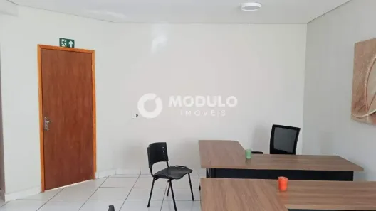 Sala Comercial para alugar, 23m² no Vigilato Pereira, Uberlândia