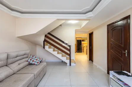 Sobrado com 4 Quartos à venda, 175m² no Capão Raso, Curitiba