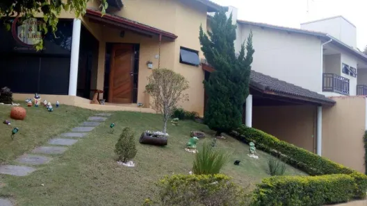 Sobrado com 3 Quartos à venda, 270m² no Vila Zezé, Jacareí