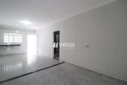 Casa com 2 Quartos para alugar, 80m² no Jardim Europa, Uberlândia