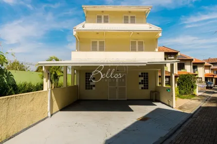 Casa de Condomínio com 4 Quartos para alugar, 101m² no Seminário, Curitiba