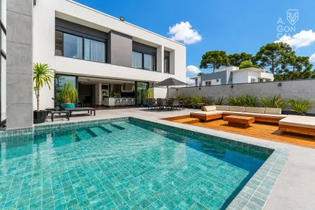 Casa de Condomínio com 4 Quartos para alugar, 561m² no São Braz, Curitiba