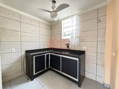 Apartamento com 3 Quartos para alugar, 77m² no Zona 7, Maringá