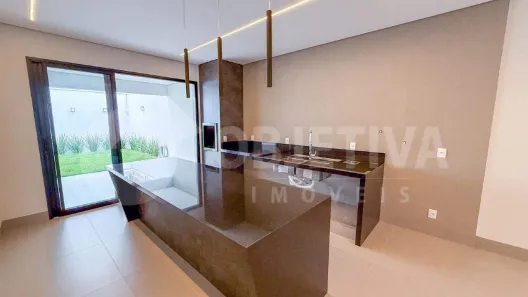 Casa com 3 Quartos à venda, 202m² no Novo Mundo, Uberlândia