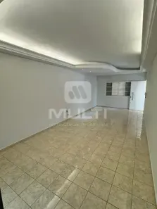 Casa com 3 Quartos para alugar, 200m² no Martins, Uberlândia