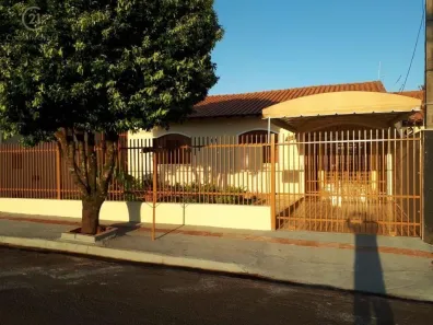 Casa com 3 Quartos à venda, 117m² no Conjunto Parigot de Souza 3, Londrina