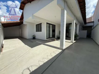Casa com 3 Quartos à venda, 300m² no Melo, Montes Claros