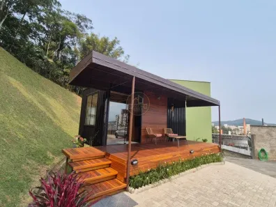 Casa com 1 Quarto para alugar, 18m² no Glória, Joinville