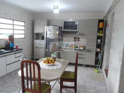 Sobrado com 6 Quartos à venda, 168m² no Taboão, Diadema