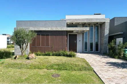 Casa de Condomínio com 4 Quartos à venda, 204m² no XANGRI-LÁ, Xangri-lá