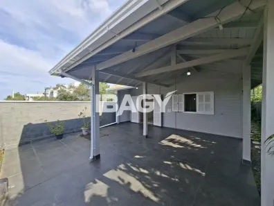 Casa com 2 Quartos para alugar, 96m² no Campeche, Florianópolis