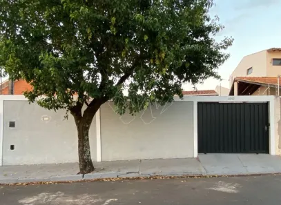 Casa com 3 Quartos para alugar, 149m² no Jardim do Carmo, Araraquara