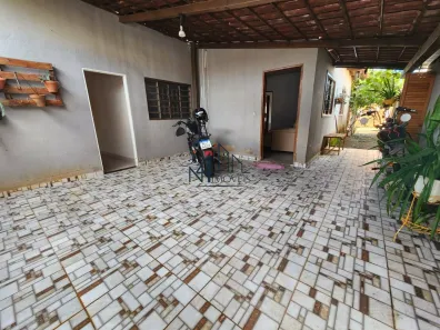 Casa com 3 Quartos à venda, 120m² no Setor Planície, Aparecida de Goiânia