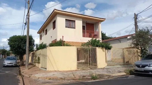 Casa com 2 Quartos à venda, 187m² no Jardim Biagioni, Araraquara