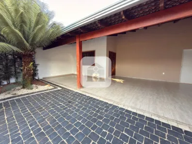 Casa com 3 Quartos para alugar, 180m² no Santa Rosa, Uberlândia