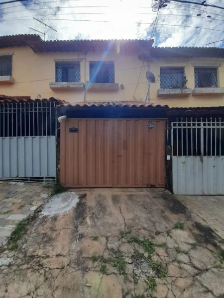 Casa com 2 quartos — Santa Rosa, Belo Horizonte