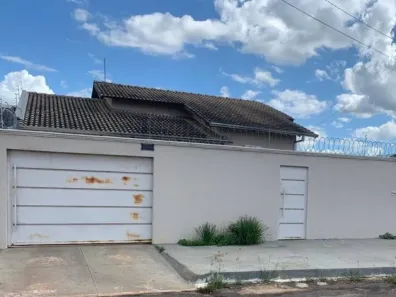 Casa com 1 Quarto à venda, 130m² no Centro, Caxias