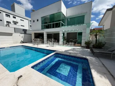 Casa com 4 Quartos à venda, 298m² no Souza Cruz, Brusque