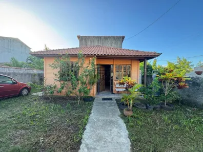 Casa com 4 Quartos à venda, 180m² no Centro, Araruama
