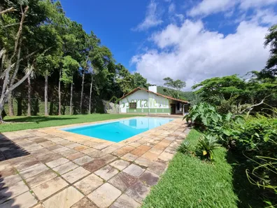 Casa com 4 Quartos à venda, 400m² no Nogueira, Petrópolis