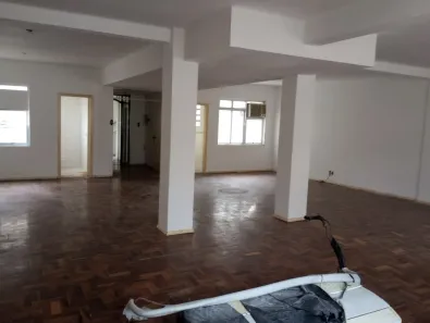 Sala Comercial à venda, 130m² no Centro Histórico, Porto Alegre