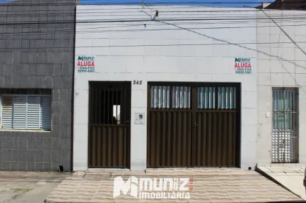 Casa com 3 Quartos para alugar, 200m² no Centro, Aracaju