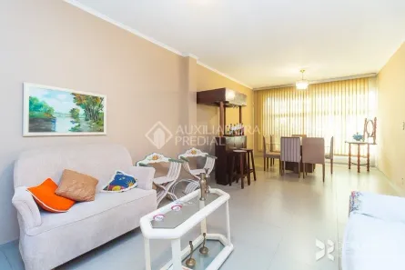 Casa com 2 Quartos à venda, 160m² no Medianeira, Porto Alegre
