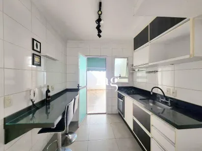 Casa de Condomínio com 3 Quartos para alugar, 140m² no Jardim São Carlos, Sorocaba
