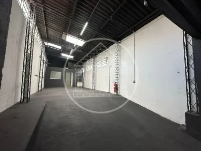 Galpão/Depósito/Armazém para alugar, 130m² no Socorro, São Paulo