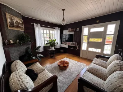 Casa com 3 Quartos à venda, 158m² no Abernéssia, Campos do Jordão