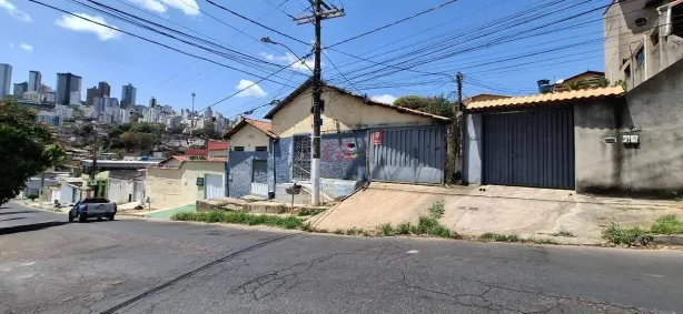 Casa com 3 Quartos à venda, 250m² no Palmeiras, Belo Horizonte