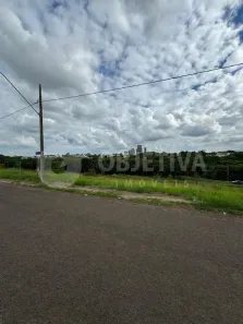 Lote/Terreno à venda, 360m² no Jardim Inconfidência, Uberlândia
