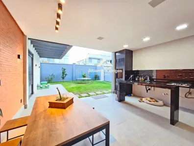 Casa de Condomínio com 3 Quartos à venda, 250m² no Jacuhy, Serra
