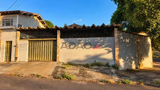 Casa com 4 Quartos à venda, 389m² no Vila Santa Isabel, Goiânia